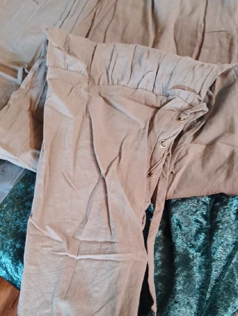 Men's Medieval Ankle Pants - TAN Approx SZ L  NEVER WORN